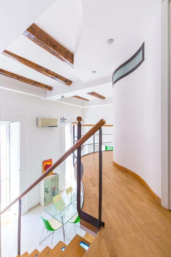 Design & Studio Duplex At National Museum Neapel Exteriör bild
